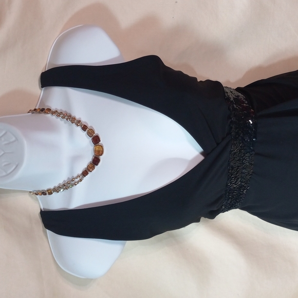 579 Tops - Picture 2 of 4